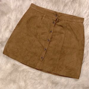 Suede-like button down mini skirt. Like new. Excellent condition.